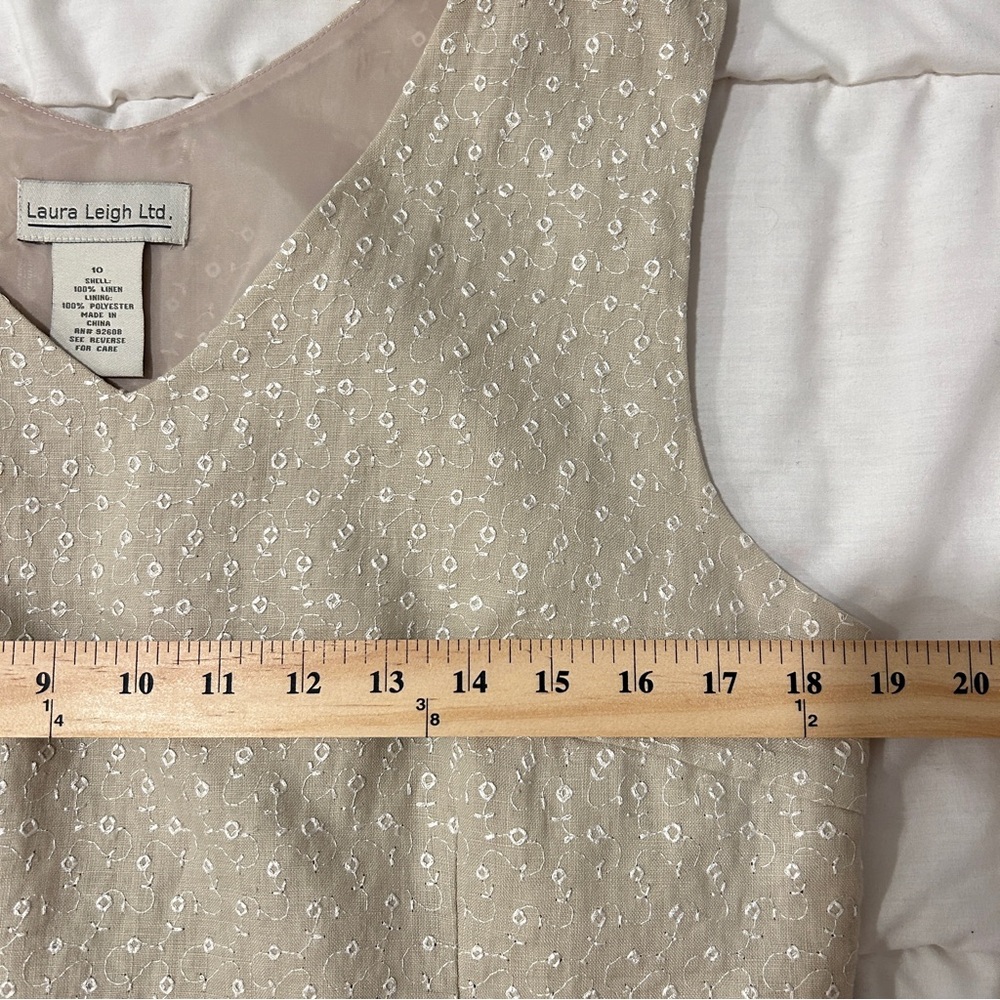 Vintage 90’s Cream Floral Textured V-Neck Sleeveless Top w/ Side Zipper - Picture 5 of 6